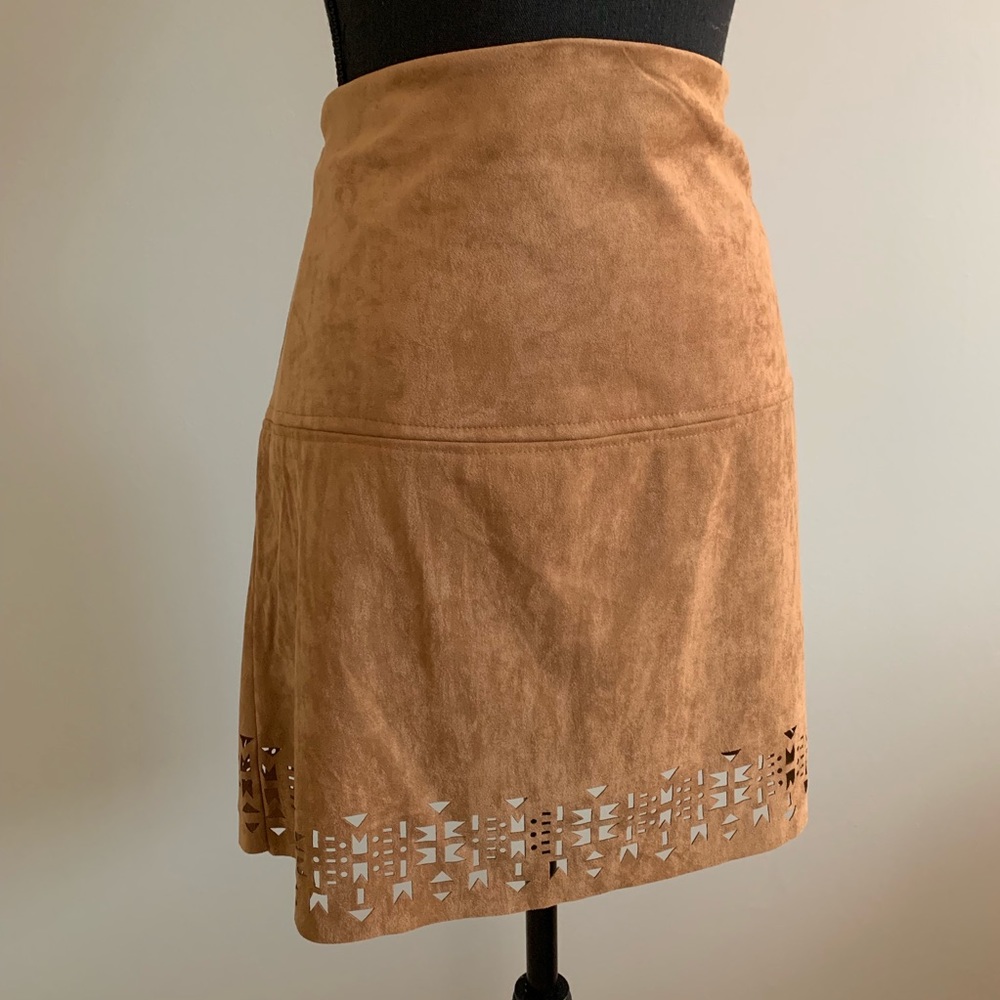 NWT 🏷 Faux suede mini skirt